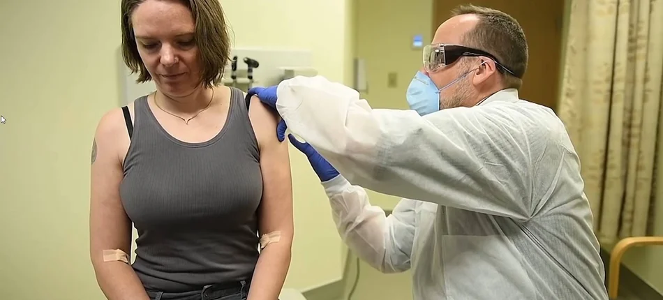Pierwsza ochotniczka otrzymuje eksperymentalną szczepionkę na koronawirusa - Obrazek nagłówka