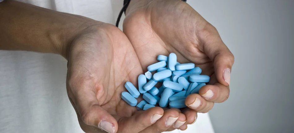 Ministerstwo Zdrowia chce ograniczyć dostęp do leków na kaszel działających jak dopalacze - Obrazek nagłówka