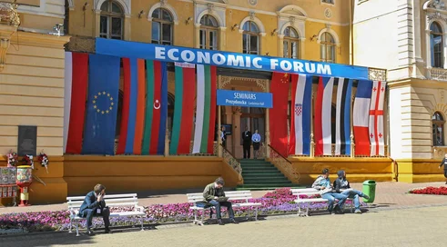 Krynica - Zdroj przygotowania do otwarcia Forum Ekonomicznego