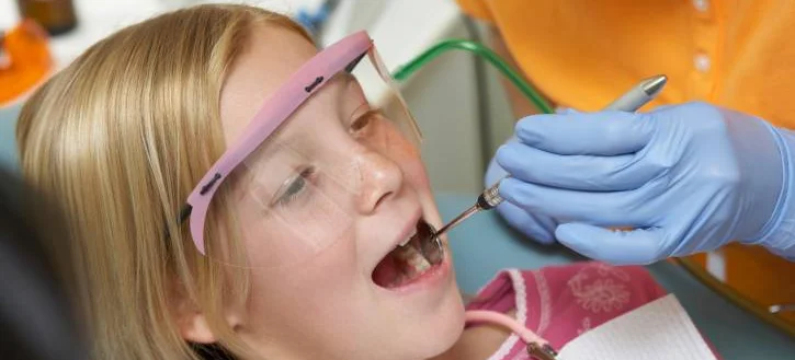 Prowadzisz gabinet stomatologiczny w szkole? Możesz liczyć na lepszy kontrakt z NFZ - Obrazek nagłówka