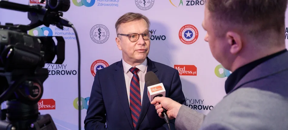 Prof. Mirosław Wielgoś: Szczepiąc kobietę w ciąży chronimy dziecko - Obrazek nagłówka