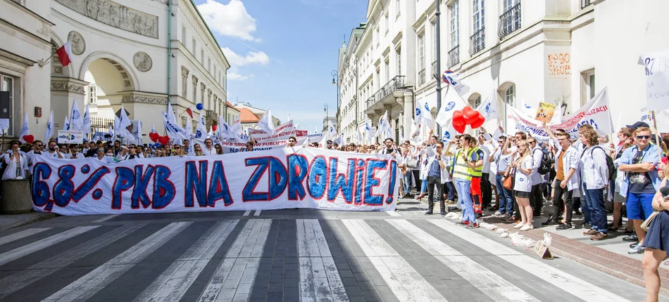 Kilka tysięcy lekarzy przeszło ulicami Warszawy - Obrazek nagłówka
