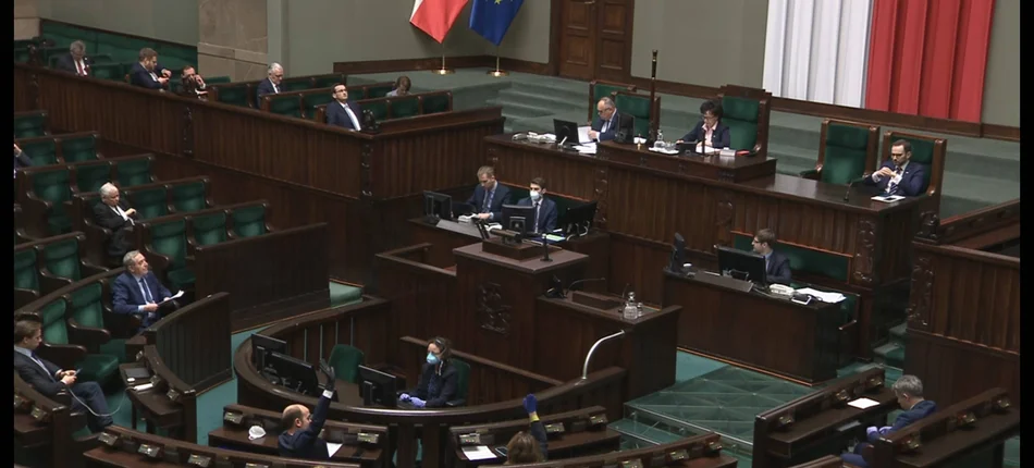 Sejm przyjął 32 z 81 poprawek senatu do ustaw „tarczy antykryzysowej” - Obrazek nagłówka