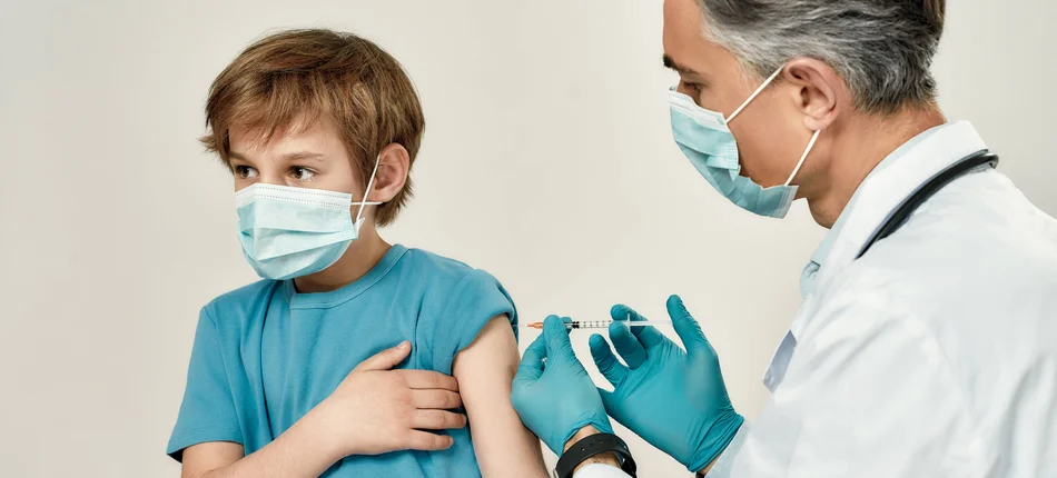 Pfizer zbada szczepionkę na dużej grupie dzieci poniżej 12. r.ż., także w Polsce - Obrazek nagłówka