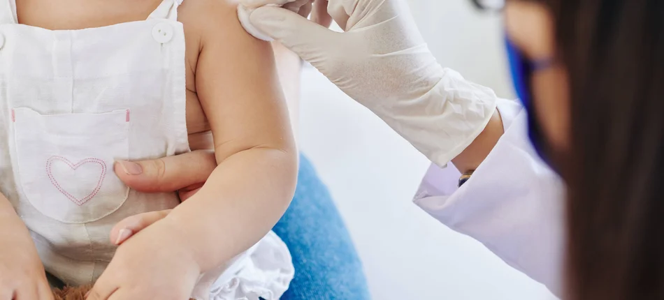 Szczepienia dzieci od 6. miesiąca życia rozpoczną się w przyszłym tygodniu - Obrazek nagłówka