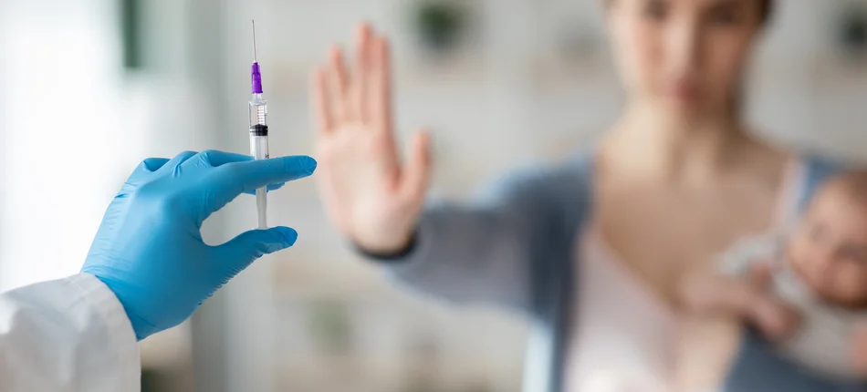 Drastycznie rośnie liczba osób uchylających się od obowiązkowych szczepień dzieci - Obrazek nagłówka