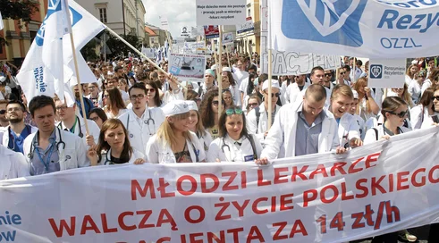 Marsz-lekarzy-rezydentow-Fot.-Przemek-Wierzchowski--Agencja-Gazeta-PRW20160618_11