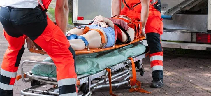 Badach-Rogowski: Pracodawcy okradają ratowników medycznych - Obrazek nagłówka