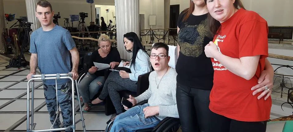 Sejm debatuje nad rentami dla niepełnosprawnych - Obrazek nagłówka