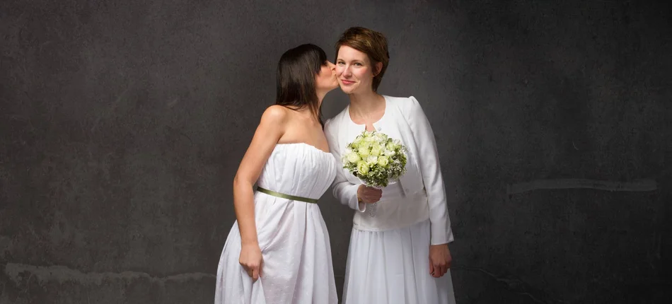 Legalizacja małżeństw jednopłciowych zmniejsza liczbę samobójstw - Obrazek nagłówka