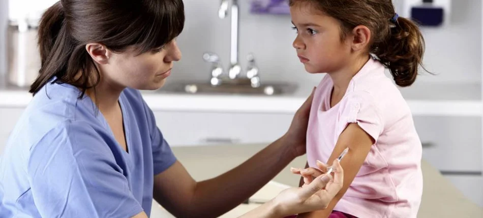 Annual flu vaccination in children strengthens their future immunity - Header image