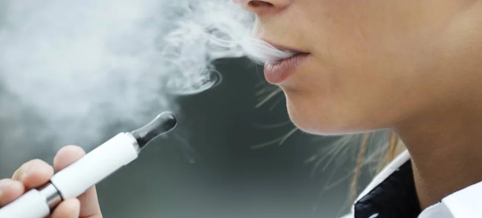 More and more young Poles are addicted to e-cigarettes - Header image
