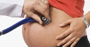 Opieka okołoporodowa: brak narzędzi do egzekwowania standardów