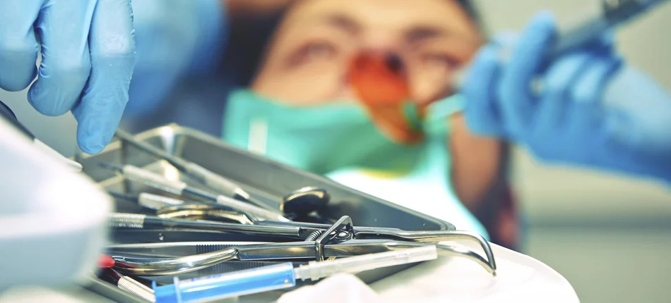 16 sytuacji, których nie chciałbyś przeżyć u dentysty - Obrazek nagłówka