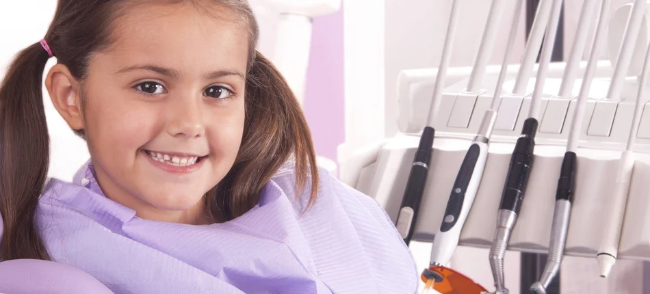 10 zasad, dzięki którym twoje dziecko pokocha wizyty u dentysty - Obrazek nagłówka