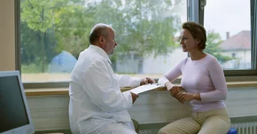 Jakie znaczenie dla procesu leczenia ma właściwa komunikacja lekarza z pacjentem?