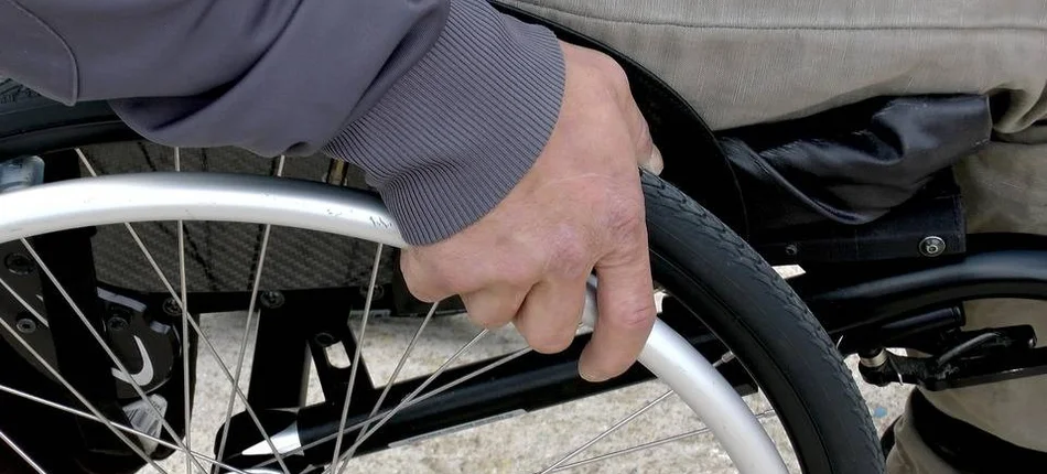 Czy osoby z niepełnosprawnością mają łatwiejszy dostęp do rehabilitacji i refundowanych wyrobów medycznych? - Obrazek nagłówka
