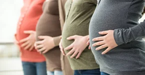 Niemal 44 proc. porodów w Polsce kończy się cesarskim cięciem