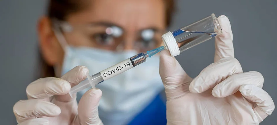 Dlaczego po otrzymaniu szczepionki przeciw koronawirusowi tworzą się zakrzepy? - Obrazek nagłówka
