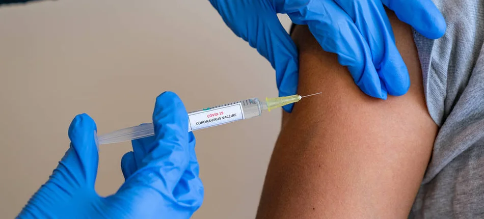 RDS: strona społeczna za obowiązkowymi szczepieniami przeciw COVID-19 - Obrazek nagłówka